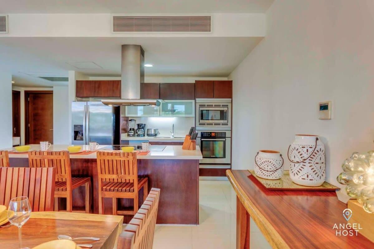 Zen Beachfront Condo, Pool, Gym, Golf, Club Playa del Carmen