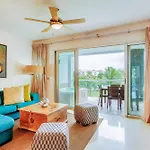Zen Beachfront Condo, Pool, Gym, Golf, Beach Club
