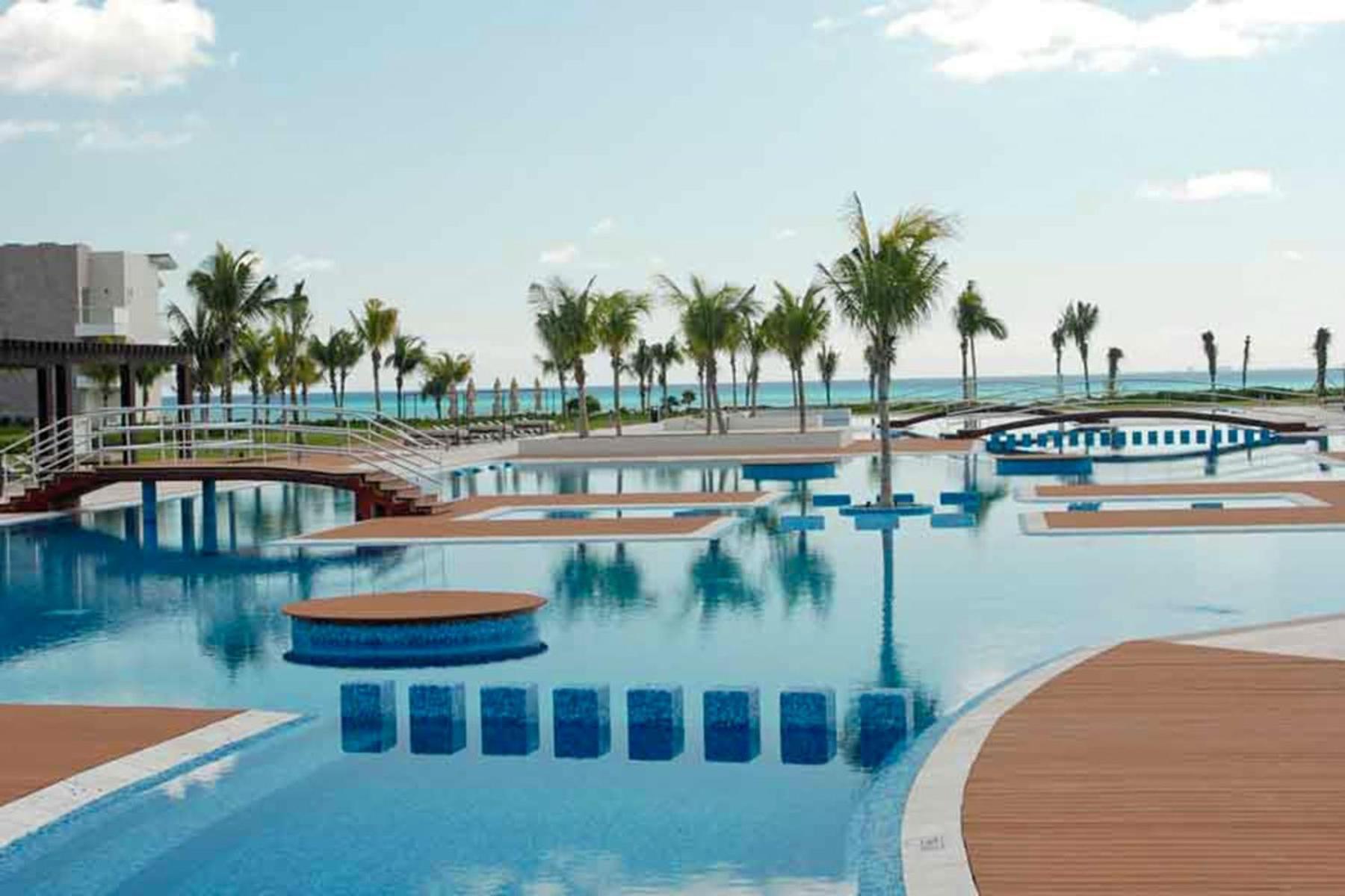 Сasa de vacaciones Zen Beachfront Condo, Pool, Gym, Golf, Club *