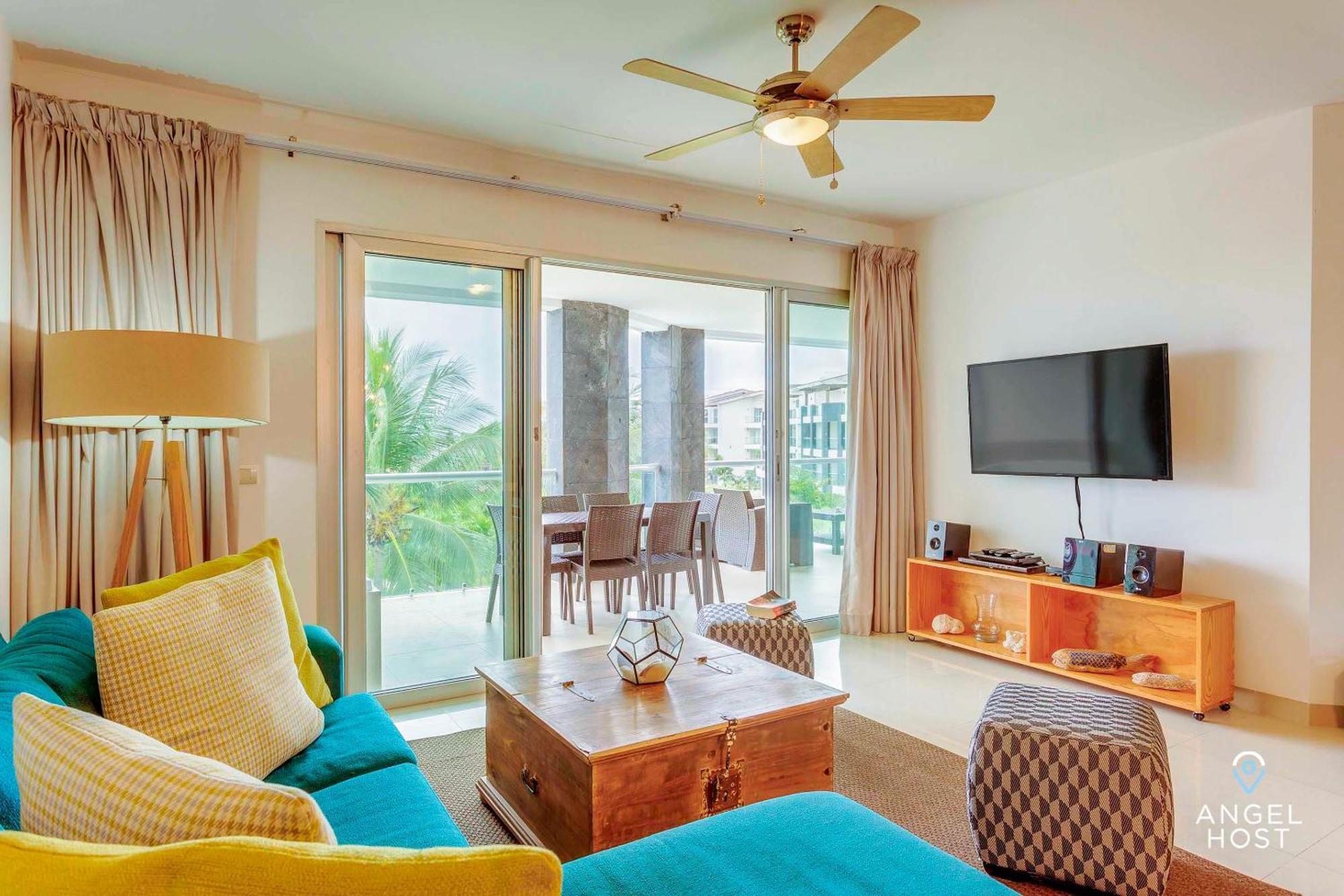 Zen Beachfront Condo, Pool, Gym, Golf, Club *