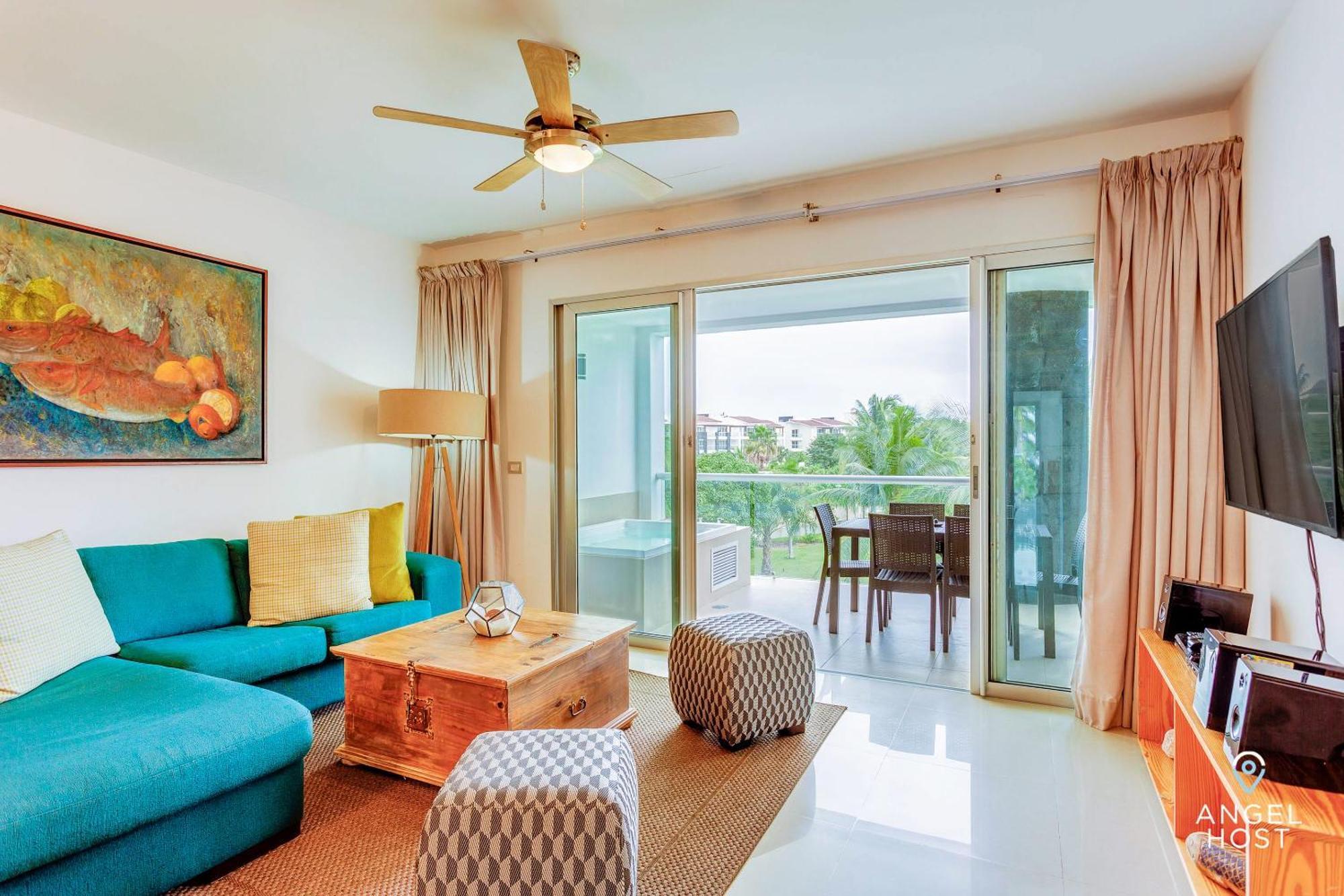 Zen Beachfront Condo, Pool, Gym, Golf, Club Сasa de vacaciones