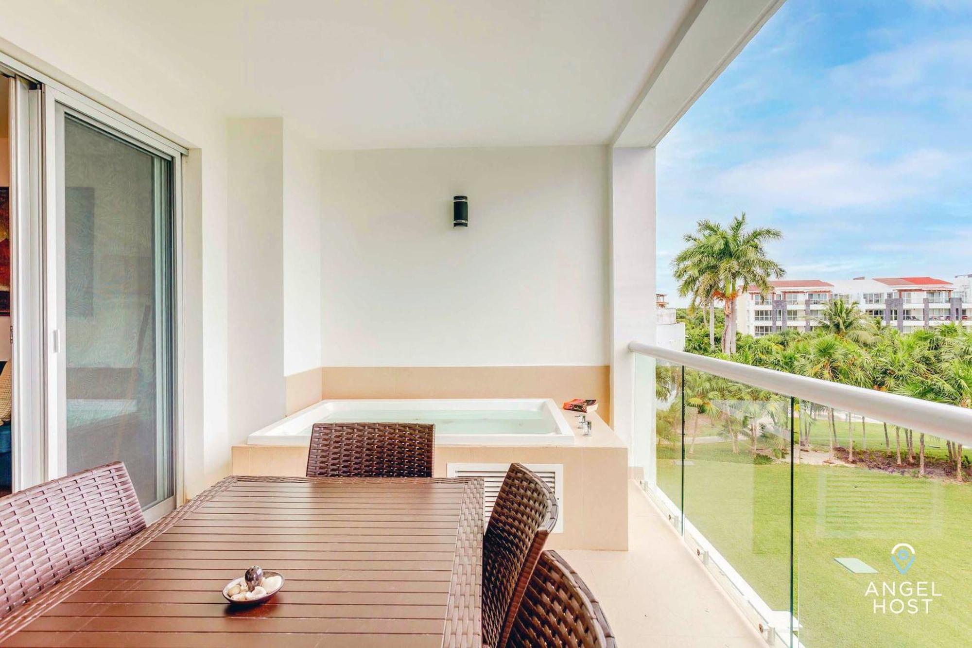 Сasa de vacaciones Zen Beachfront Condo, Pool, Gym, Golf, Club